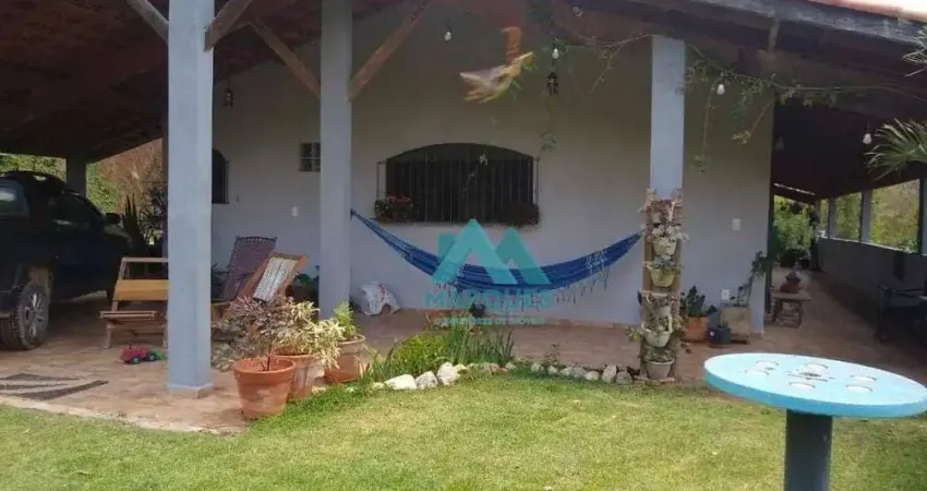 Ótima Oportunidade! Linda Chácara com 21.000m², piscina, sala com lareira em Caçapava, SP