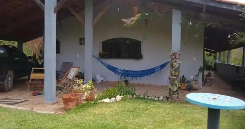 Ótima oportunidade! linda chácara com 21.000m², piscina, sala com lareira em caçapava, sp