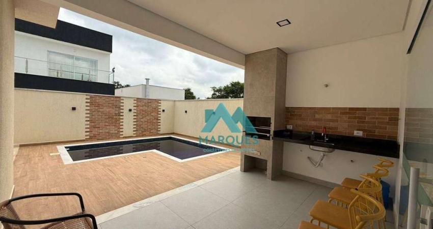 Linda casa em condomínio fechado semi mobiliada com piscina