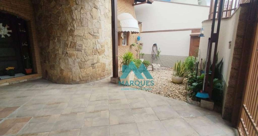 Linda casa, com localização privilegiada