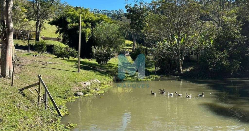 Lindo Sitio no Caminho do Mar
