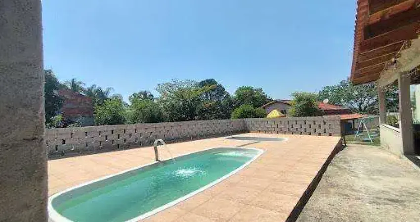 Encantadora chácara localizada no portal vila rica, em caçapava/sp,