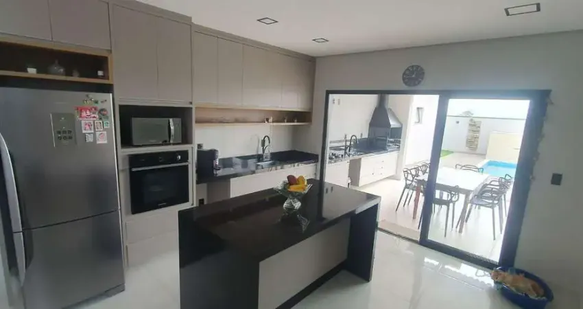 Linda e aconchegante casa térrea no condomínio santa mônica