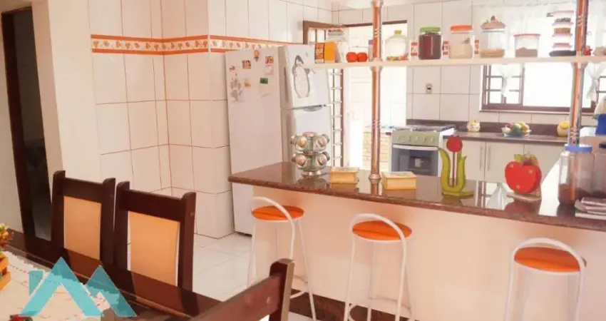 Sobrado 3 dormitórios e ponto comercial à venda, 289 m² por R$ 370.000 - Vila Menino Jesus - Caçapava/SP
