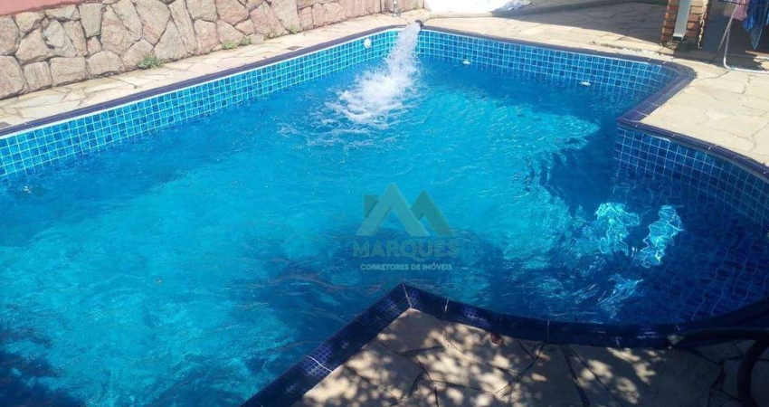 Excelente casa com ótima localização.