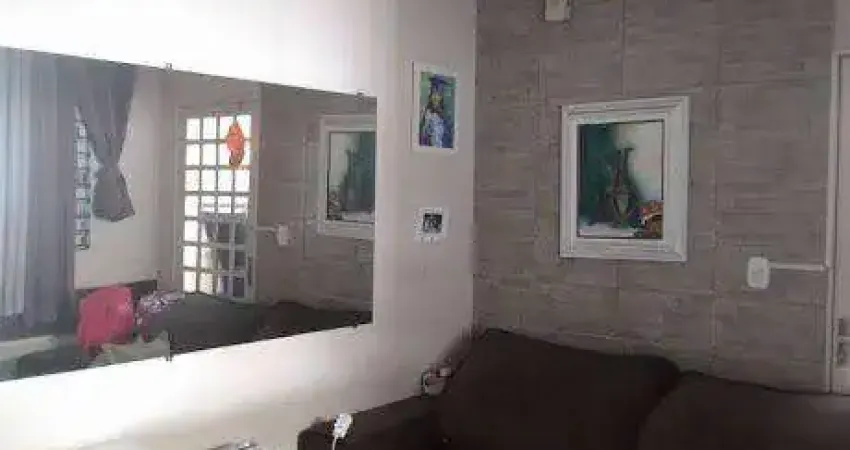 Casa em são josé dos campos, com 2 dorm , 1 banheiro, sala, cozinha, churrasqueira.