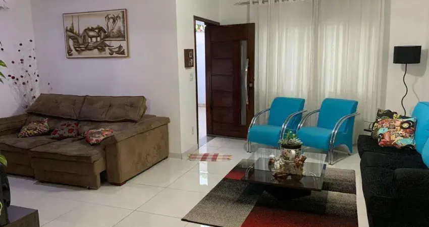 Excelente casa, oportunidade de ser imóvel comercial, de frente para a dutra
