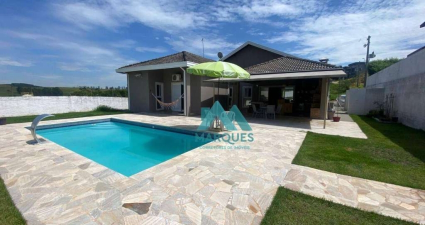 Linda Casa em condomínio Alto padrão, terreno possui 1.200m²
