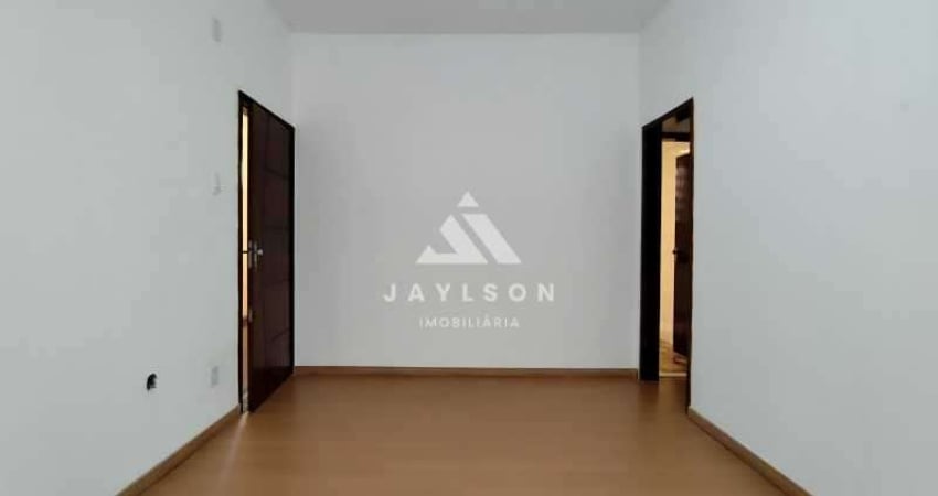 Apartamento com 2 quartos para alugar na Rua Alice Freitas, Vaz Lobo, Rio de Janeiro
