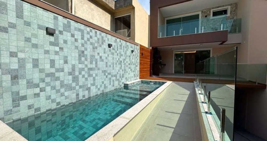 Casa Duplex estilo contemporâneo à venda na Taquara, Jacarepaguá, Rio de Janeiro