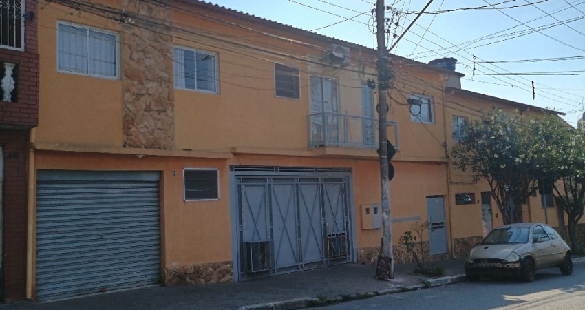 Casa com Comercio a Venda em Itaquera, a 6min da Estação José Bonifácio em Itaquera