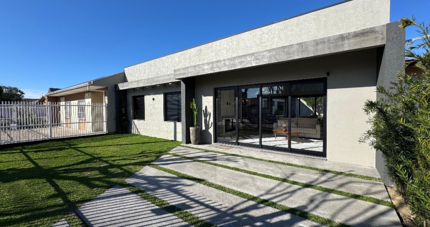 Casa nova com piscina em Atlântida Sul, próxima da praia