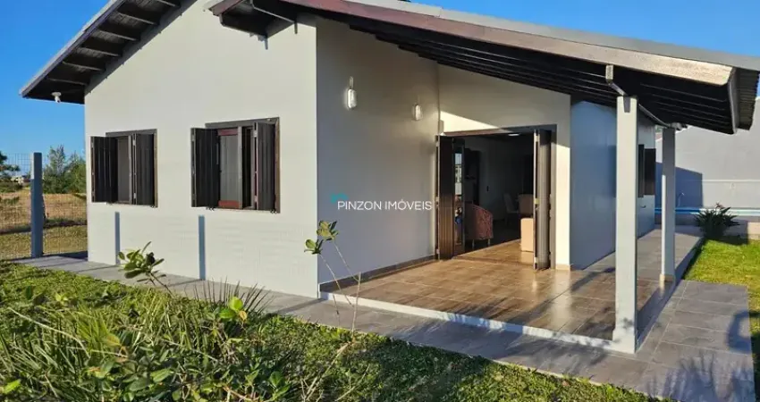 Casa com 02 Terrenos a 300 Metros do Mar em Arroio do Sal!