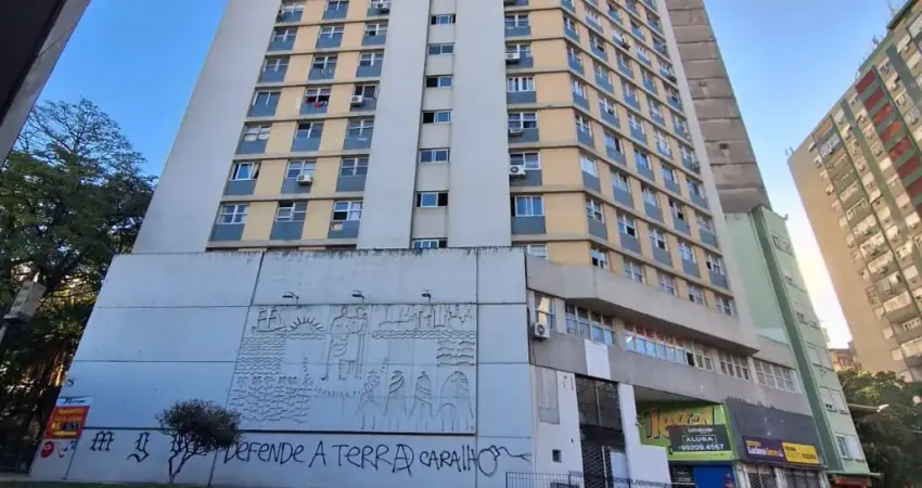 Kitnet / Stúdio à venda na Avenida Senador Salgado Filho, 359, Centro Histórico, Porto Alegre