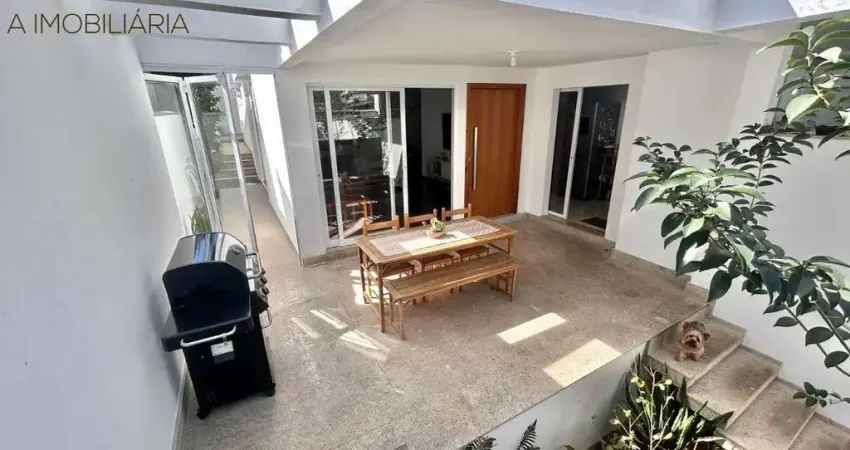 Imperdível! Casa à venda em São Bernardo do Campo-SP, Parque Terra Nova. 4 quartos, 1 suíte, 3 salas, 2 banheiros, 2 vagas, 228m².