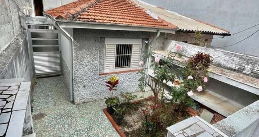 Oportunidade: Imóvel com 2 Casas à venda em São Bernardo do Campo-SP, bairro Taboão, com 4 quartos, 2 sala, 3 banheiros e 106,00 m² de área.