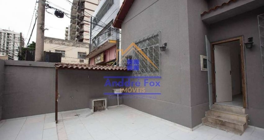 Casa linear com sala, 3 quartos, cozinha, área de serviço, quintal, garagem para 2 carros, à venda,