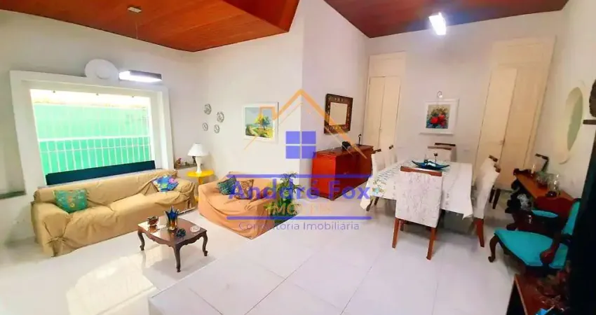 Casa com 5 quartos, 2 suítes, quintal, garagem para 3 carros, terreno 12X35, à venda, 215 m² por R$