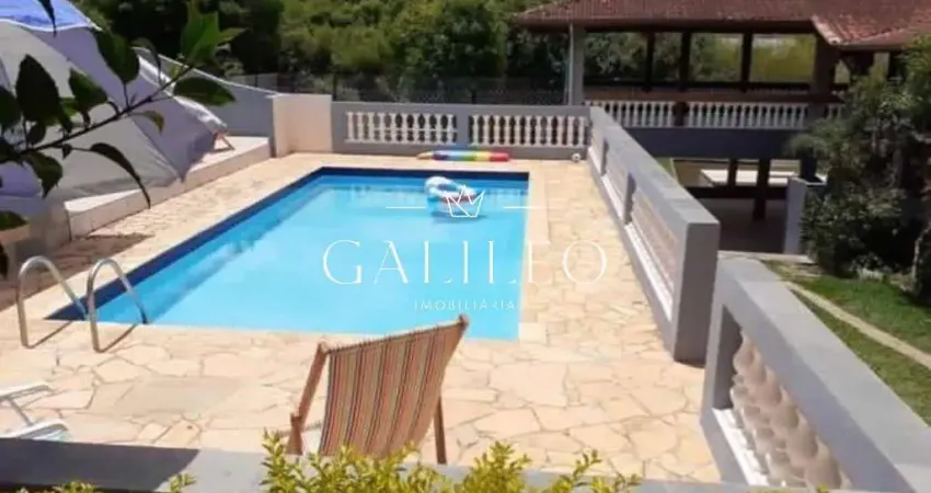VENDE-SE CHACARA ESTILO COLONIAL -  3 DORMITORIOS COM PISCINA E CHURRASQUEIRA EM JARINU