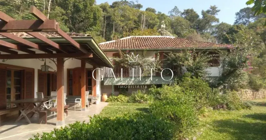 VENDE-SE LINDO SITIO COM 99.161 M2 - COM VARIAS CASAS E ÁREA DE LAZER EM CAMPO LIMPO PAULISTA - SP