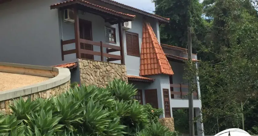 Casa Condomínio Residencial Chácara Flora | Jardim Soleil, Valinhos/SP | AT: 800M² AC: 399M² 6 Dormitórios 3 Suítes 5 Vagas | Piscina