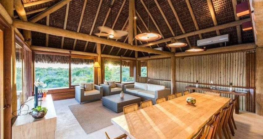 Casa de luxo no condomínio à venda ou locação em Mata de São João-BA, Praia do Forte  4 quartos, 4 suítes, 1 sala, 6 banheiros, 2 vagas, 321m².