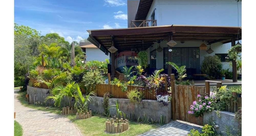 Casa de luxo em condomínio à venda em  Praia do Forte Mata de São João-BA: 3 quartos, 3 suítes, 4 banheiros, 2 vagas, 136m².