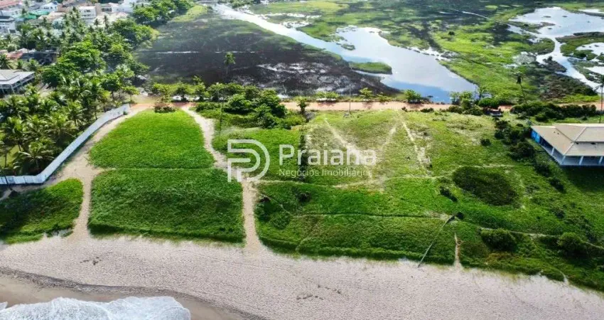 Terreno pé na areia à venda em Arembepe Camaçari-BA, 2.044m² frente mar, ideal para condomínio, pousada ou investimento turístico.