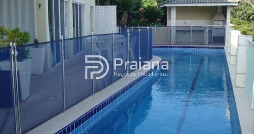 Magnífica Casa em Condomínio à Venda em Piatã, Salvador-BA: 4 Quartos, 4 Suítes, 5 Banheiros, 4  Vagas  + 2 vagas externas exclusivas, 420m².