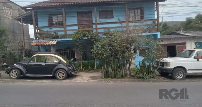 Casa com 3 quartos, vaga de garagem, churrasqueira, no bairro Partenon, Porto Alegre/RS