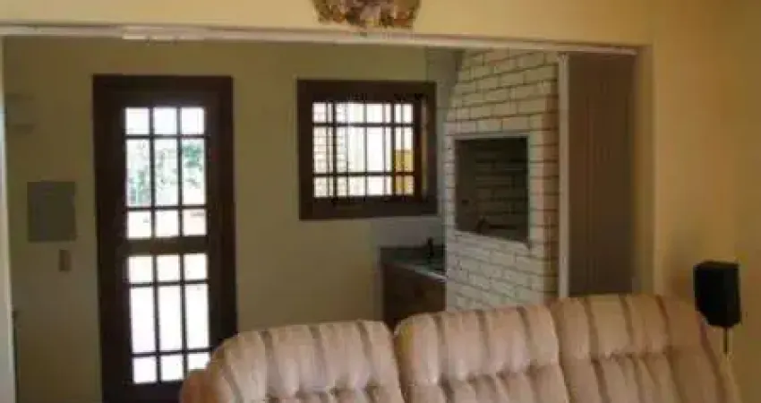 Casa para Venda - 369m², 3 dormitórios, sendo 2 suites, 2 vagas - Cavalhada
