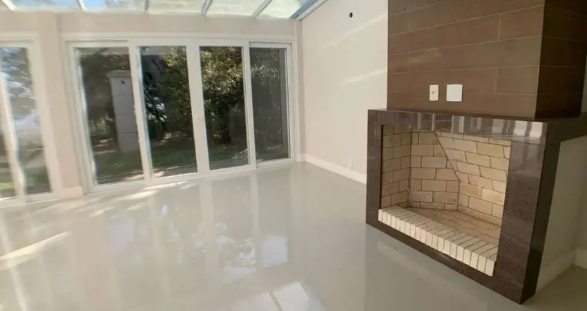 Casa Condominio para Venda - 343m², 3 dormitórios, sendo 3 suites, 2 vagas - Tristeza