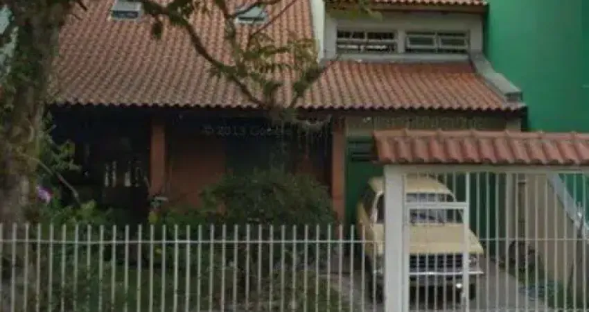 Casa para Venda - 300m², 3 dormitórios, sendo 1 suites, 2 vagas - Jardim Verde