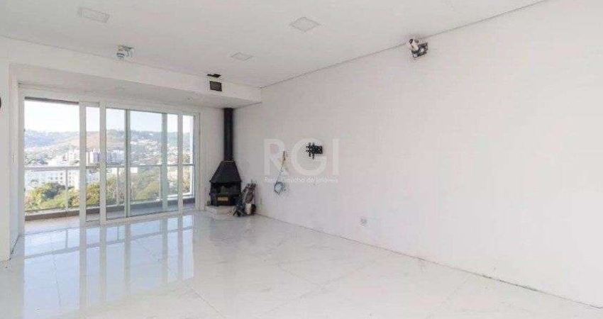 Casa para Venda - 377m², 4 dormitórios, sendo 2 suítes, 3 vagas - Teresópolis