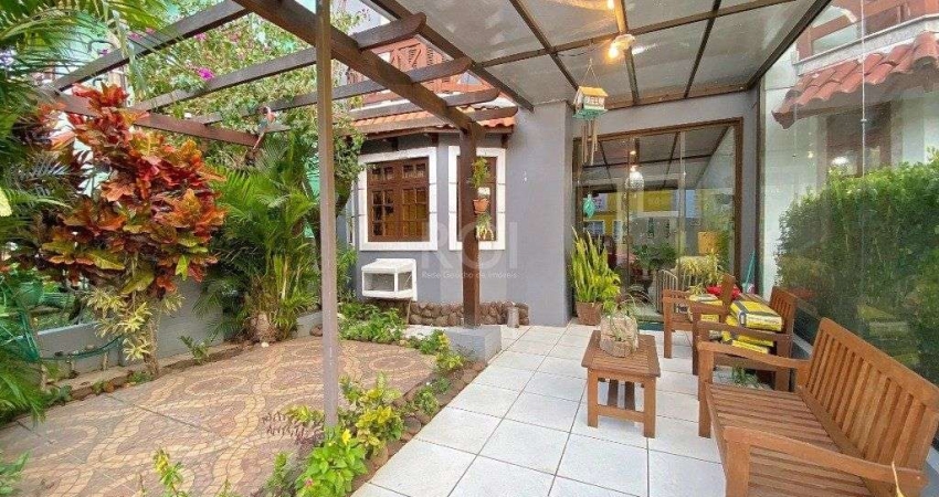 Casa Condominio para Venda - 186.76m², 3 dormitórios, sendo 1 suites, 2 vagas - Guarujá