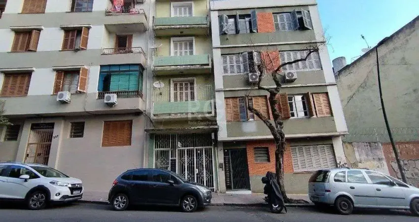 APTO MOBILIADO 30 M DA ORLA