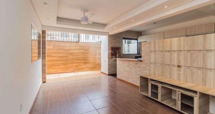 Casa em condomínio com 3 dormitórios, churrasqueira e 1 vaga de garagem no bairro Ipanema