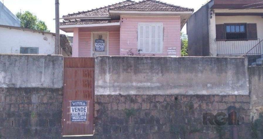 Casa com 2 quartos à venda na Rua Águas Mortas, 313, Medianeira, Porto Alegre