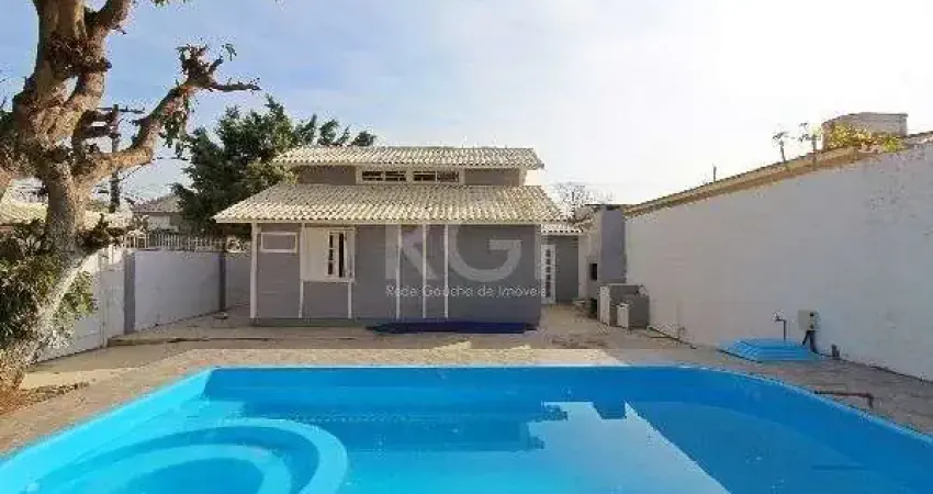Casa para Venda - 101m², 3 dormitórios, sendo 1 suites, 3 vagas - Guarujá