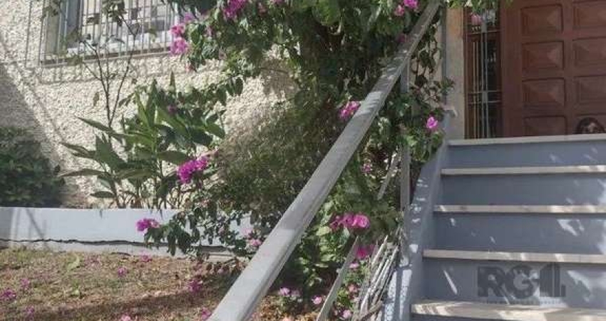 Casa de 2 dormitórios, bairro Vila Ipiranga