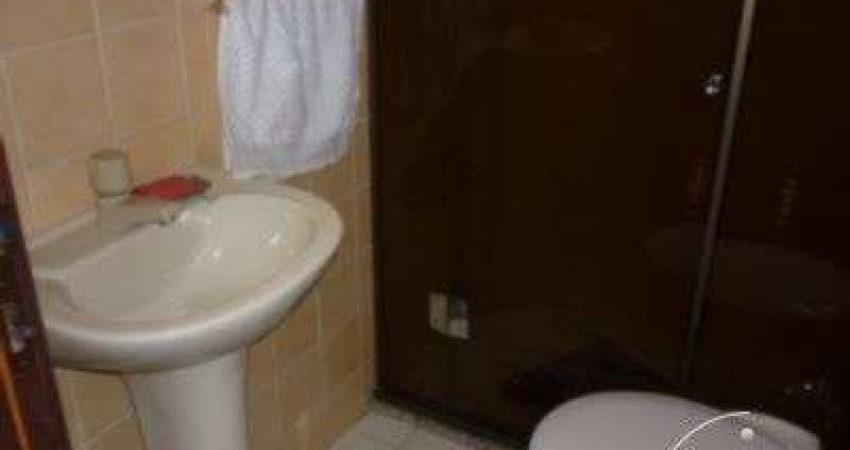casa com 4 dormitórios, sendo uma suíte , e 530 area privativa