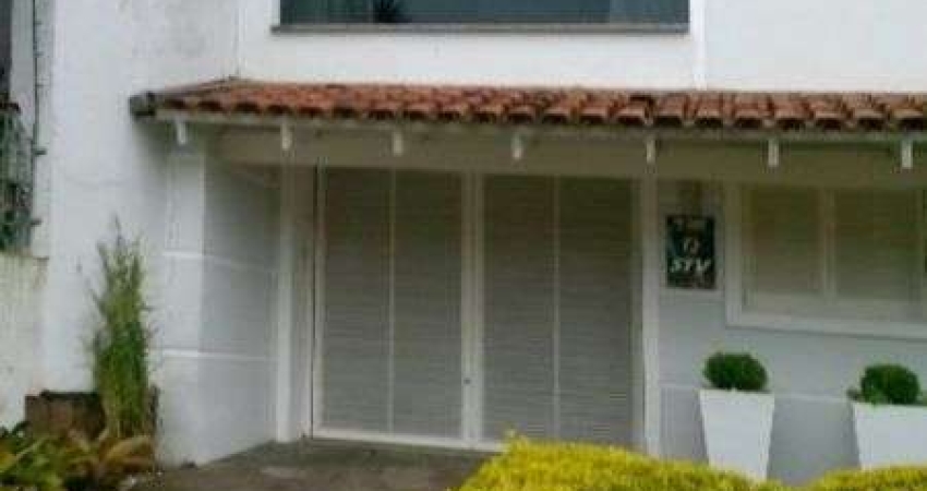 Casa em Porto Alegre, no bairro Ipanema, com 4 dormitório(s), e 4 banheiros, à venda.