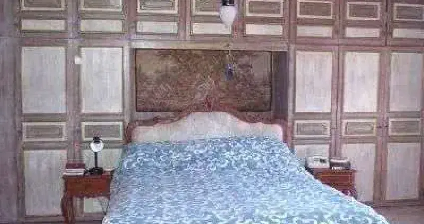 Casa em Porto Alegre, no bairro Jardim Isabel, com 4 dormitório(s), à venda.