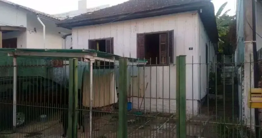 Casa com 4 quartos à venda na Rua Camaquã, 507, Camaquã, Porto Alegre