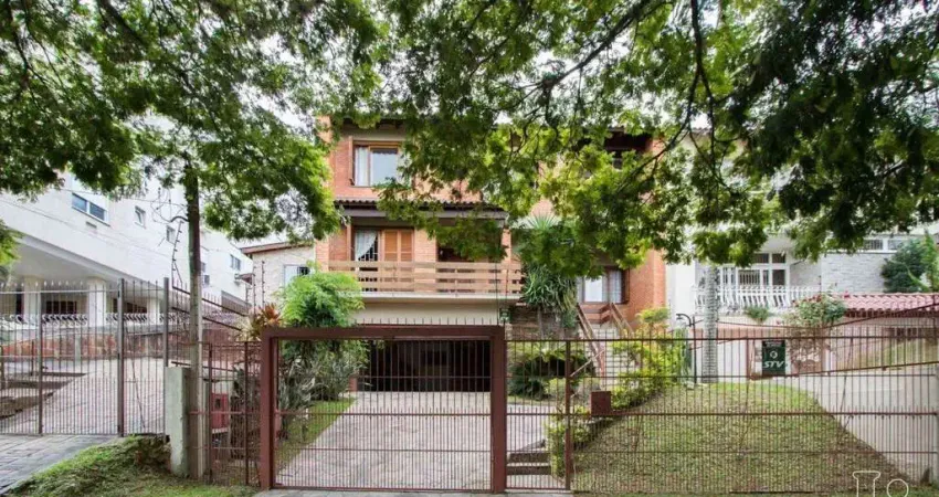 Casa para Venda - 416.89m², 4 dormitórios, sendo 1 suites, 5 vagas - Tristeza