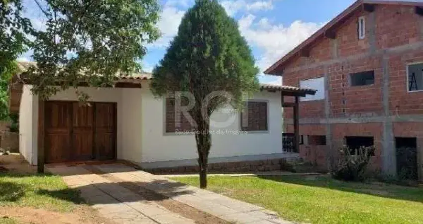 Casa em Porto Alegre, no bairro Hípica, com 2 dormitório(s), e 2 banheiros, à venda.