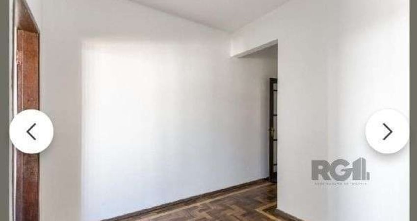 Apartamento em Porto Alegre, no bairro Santo Antônio, à venda.