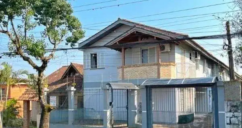 Casa Condominio em Porto Alegre, no bairro Tristeza, com 3 dormitório(s), e 3 banheiros, à venda.