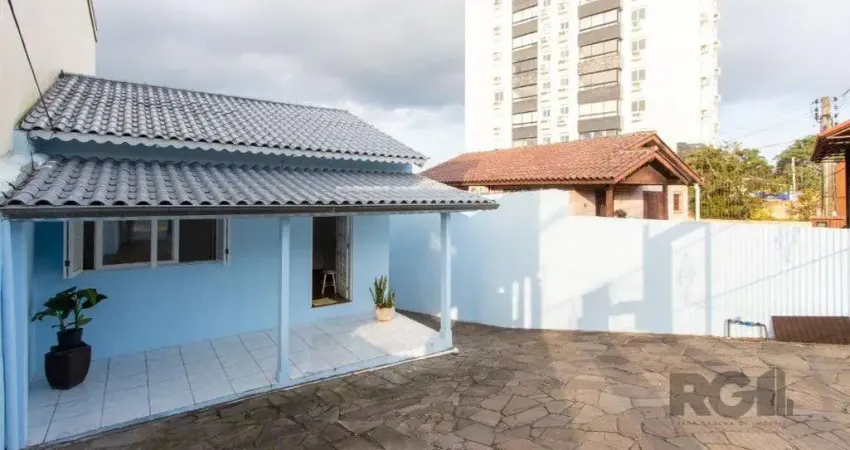 Casa com 2 quartos à venda na Avenida Eduardo Prado, 108, Cavalhada, Porto Alegre