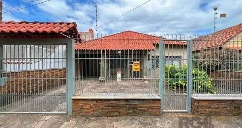Casa em porto alegre, no bairro guarujá, com 5 dormitório(s), e 5 banheiros, à venda.